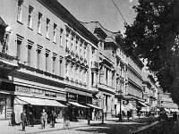 Zrinjevac 1927. godine. Palača Medaković.jpg
